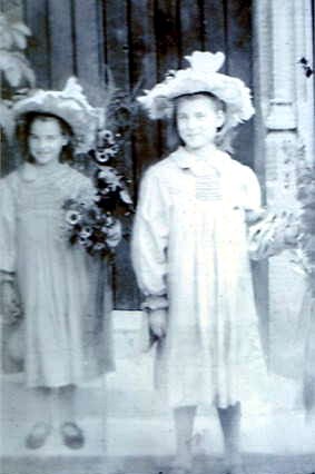 Doreen Watney and sister Majorie Joan